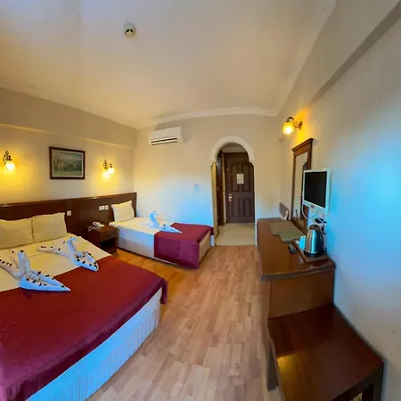 Astoria Park & Hotel 4*